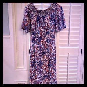 Everly off the shoulder midi dress. Size M